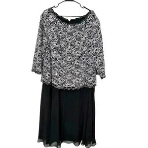 ALEX EVENINGS Long Gown 3/4 Illusion Sleeves Scalloped Hem and Chiffon Skirt